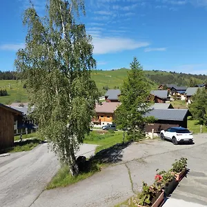 Appartement Côté Bisanne Dans Le Népal, Les Saisies